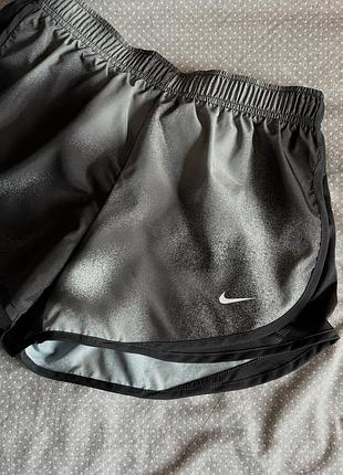 Спортивні шорти nike running 6