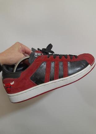 кроссовки adidas superstar x nba chicago bulls (оригинал, лимитированная серия) р. 42 2/3