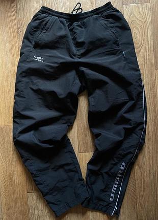 Чоловічі нейлонові штани umbro спортивні l