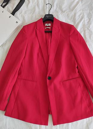 Жакет червоний uniqlo