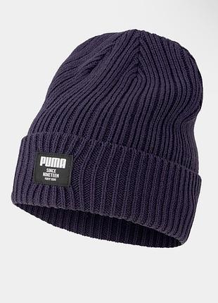 Темно-синя в'язана шапка-біні puma ribbed classic cuff beanie з відворотом та тканим брендовим ярликом сперед