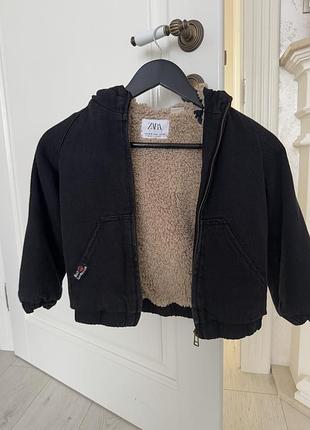 Стильна куртка zara чорного кольору для хлопчика 4-5років 110см🖤
