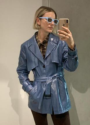 🇬🇧 неймовірний сіро-блакитний вініловий тренч topshop