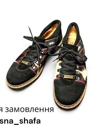 Стильні люксові шкіряні туфлі з едельвейсами від дорогого швейцарського бренду michel jordi geneve ethno shoe vintage stories