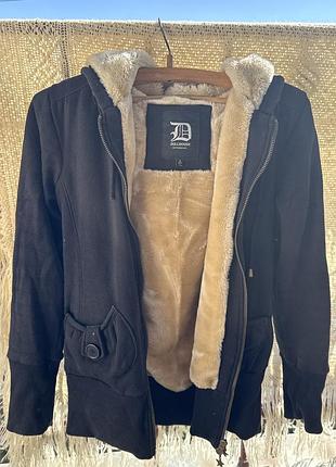 Чорна куртка-толстовка dollhouse outerwear на хутрі (розмір s)