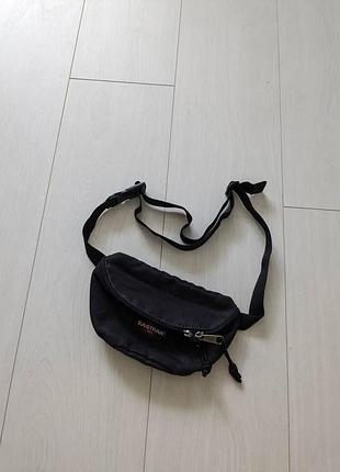 Бананка унісекс eastpak чорна