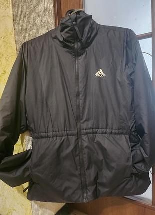 Жіноча демісезонна куртка adidas оригінал.  в дуже хорошому стані. розмір s