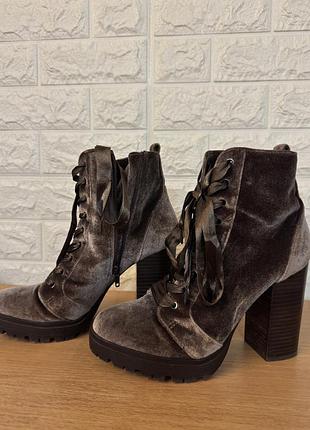 Черевики оксамитові на осінь / steve madden / 40 р. / ботильйони