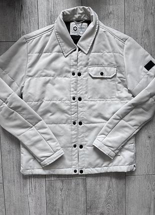 Курточка від бренду jack & jones