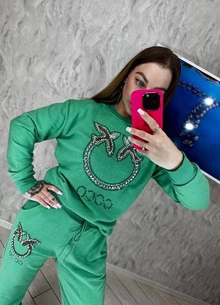 Турецкий прогулочный спортивный костюм свитшот и джоггеры со стразами камушками лого