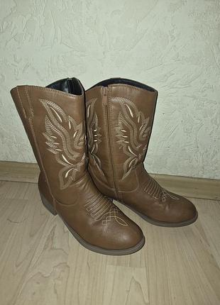 Рыжие женские ковбойские сапоги с вышивкой в ретро стиле