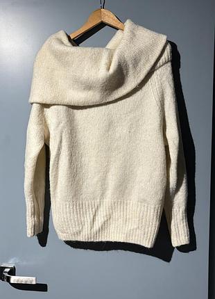 Светр жіночий h&m молочний з широким коміром