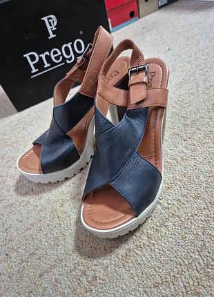Босоножки кожаные prego