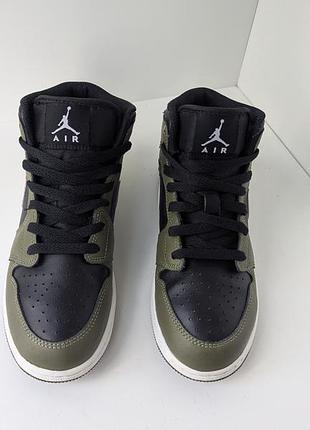 Кроссовки air jordan 1 mid 2