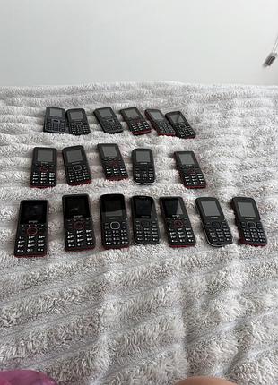 18 телефонів 2900