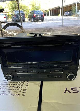 Оригінальна штатна магнітола vw rcd 310 виробництва  bosch