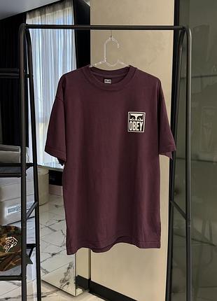 Футболка чоловіча obey з принтом, бордова