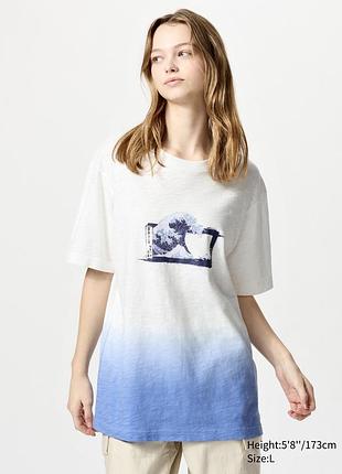 Футболка з графікою uniqlo