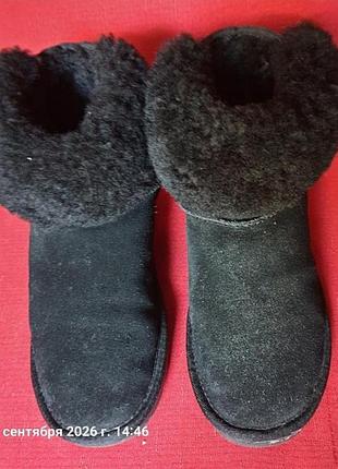 Ugg australia теплые зимние натуральные угги на толстой овчине. размер  евро 38 на наш 37 стелька полная длина 25 см на стопу 24  см