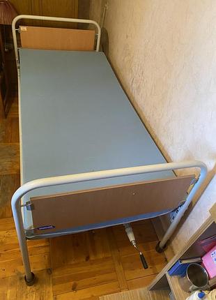 Медичне функціональне ліжко invacare, двосекційне