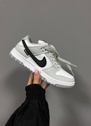 Nike sb dunk
smoke grey / gore-tex