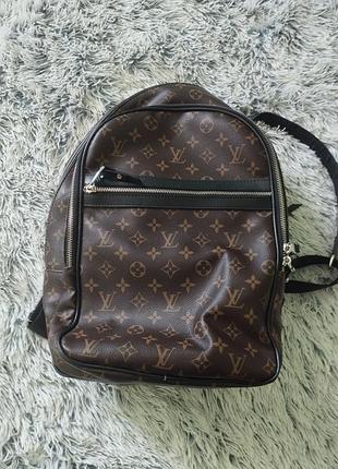 Шкіряний рюкзак від louise vuitton