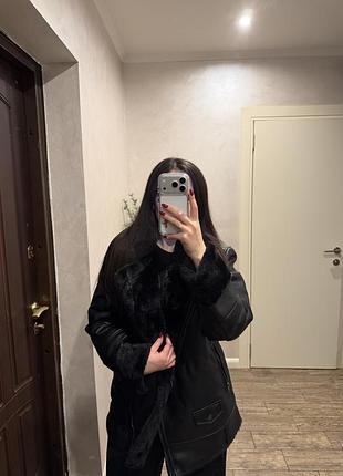 Жіноча дублянка stradivarius чорна 3