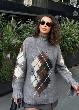 Стильный свитер женской zara