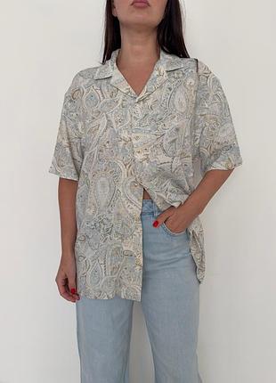 Рубашка в красивый принт zara