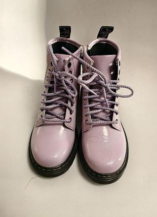 Детские ботинки dr. martens 1460 в лакированном нежно-розовом/сиреневом цвете