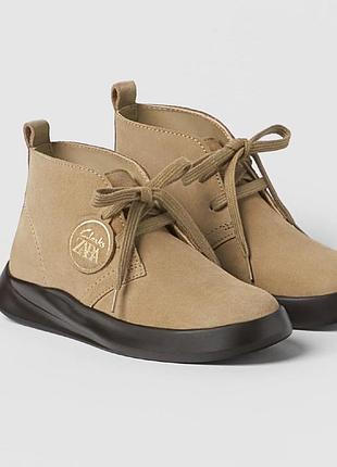 Підліткові черевики з колаборації zara та clarks