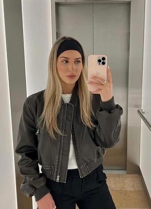 Стильный бомбер zara