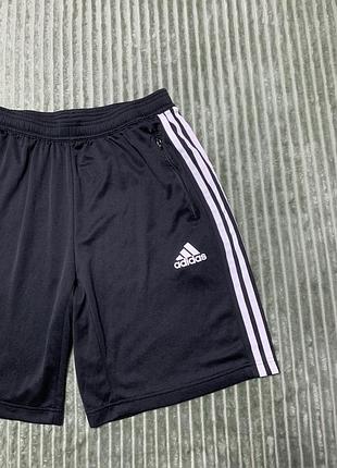 Adidas спортивні шорти 2