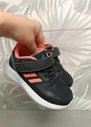 Кросівки adidas для дівчинки розмір 9,5 k наш 26-26,5 устілка 16 см