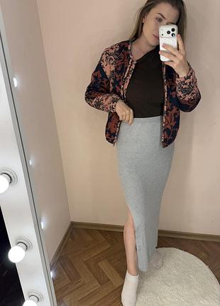 Жіноча юбка stradivarius з розрізом збоку м