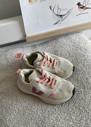Кросівки veja