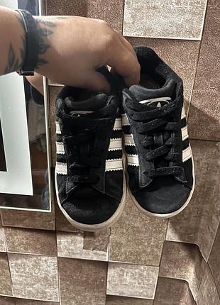 Кросівки унісекс adidas campus чорні з білими смужками