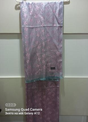 Новый шелковый шарф 100% silk размером 
180 см × 67 см