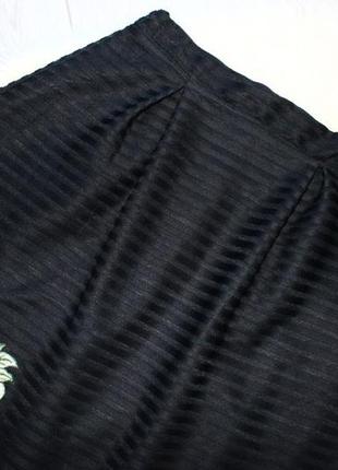Юбка черная колокол в горизонтальную текстурную полоску с вышивкой, uk, 12 (3304)5 фото