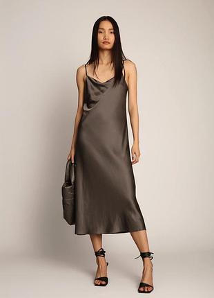 Міді сукня