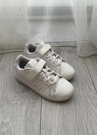 Кросівки для дітей adidas білі, р. 31,5