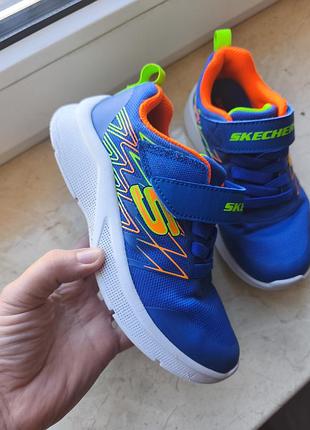 Оригінальні кросівки skechers