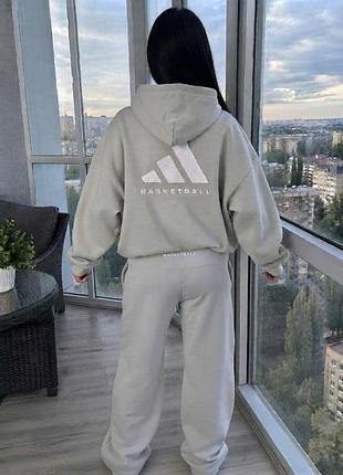 Спортивный костюм adidas