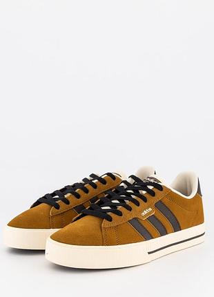 Кросівки чоловічі adidas коричневі
