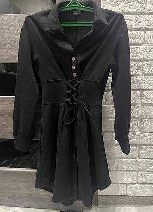 Коротка жіноча сукня-сорочка з корсетом, чорна