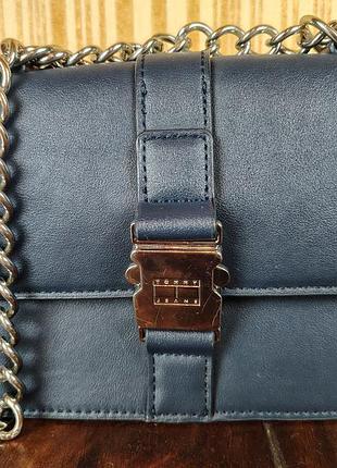 Жіноча темно-синя сумка tommy hilfiger jeans tjw item mini solid aw0aw11113