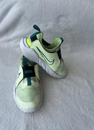 Кроссовки фирмы nike 36 размера по стельке 23 см