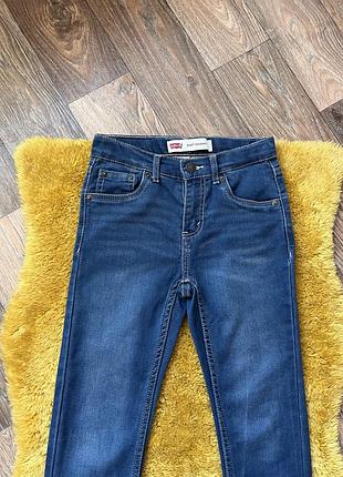 Джинси levi’s на 8-9 р 7