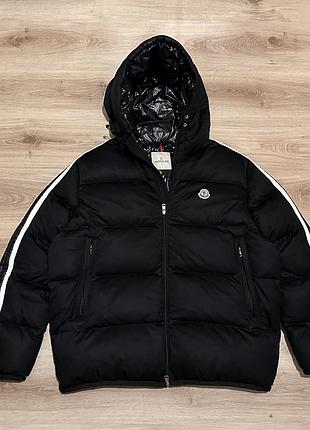 Чоловічий пуховик moncler
