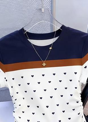 Футболка жіноча shein xl з коротким рукавом і круглим вирізом в сердечка білий мультиколор